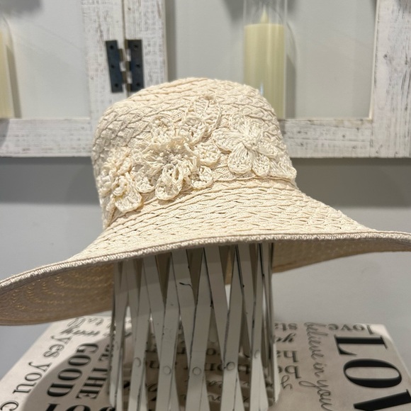 Cappelli Straworld Accessories - Cappelli Straworld Sun Hat Creamy Neutral Color Foldable Flowers One Size Womens